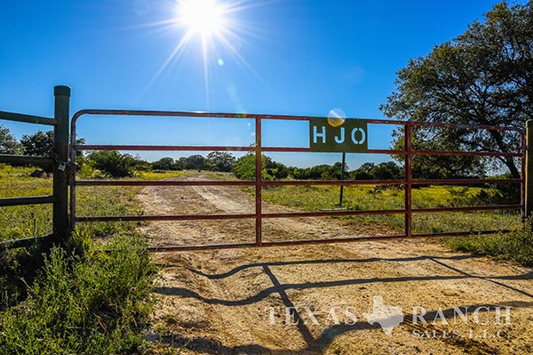 Sutton County 316 Acre Ranch Image Gallery.